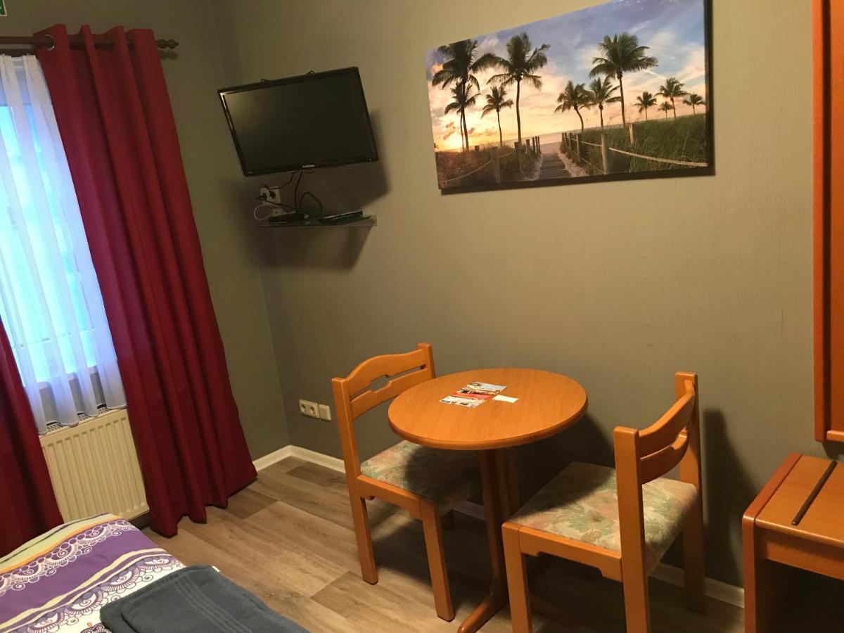 Pension Am Stadtrand Zerbst ภายนอก รูปภาพ