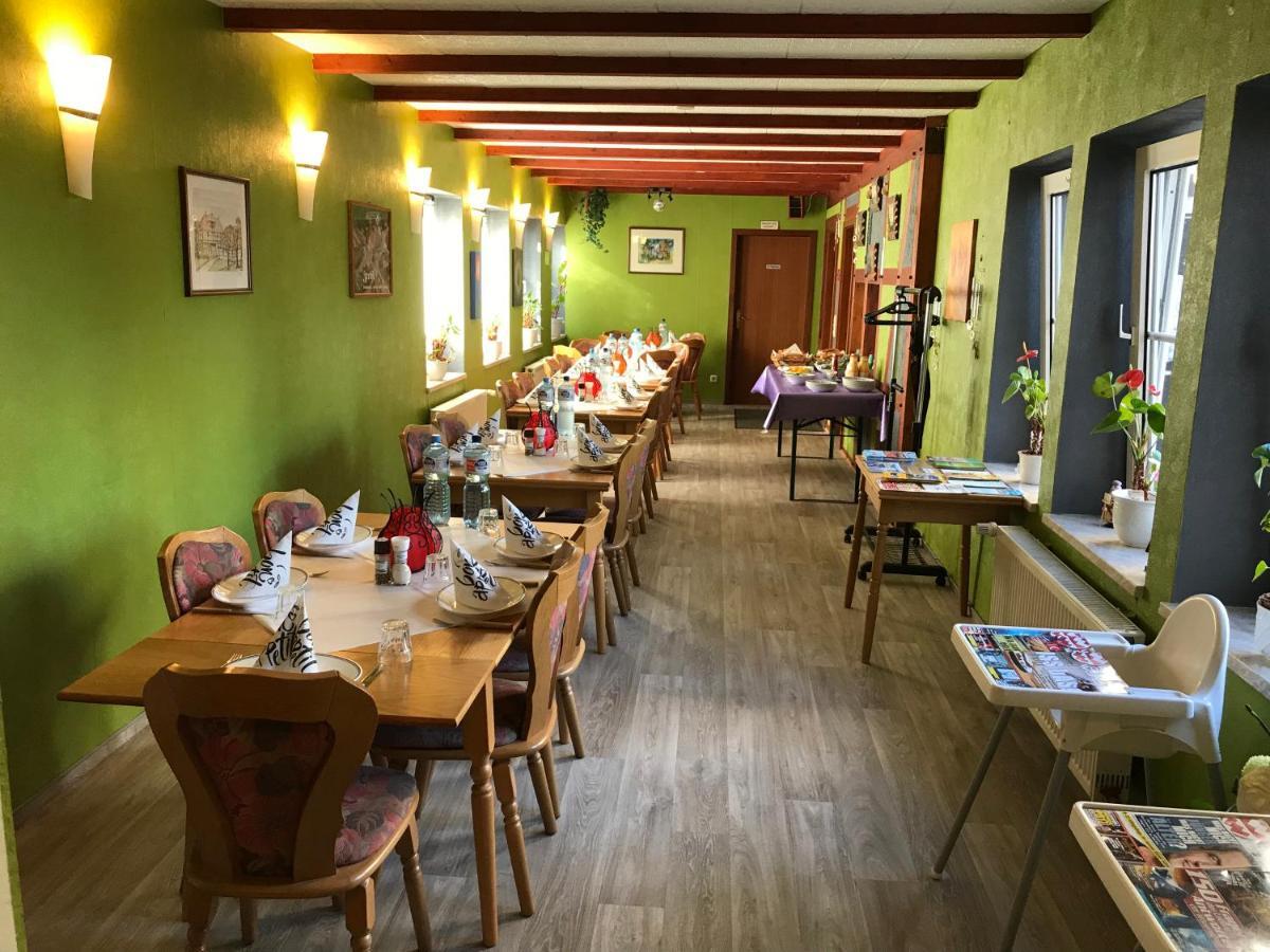Pension Am Stadtrand Zerbst ภายนอก รูปภาพ