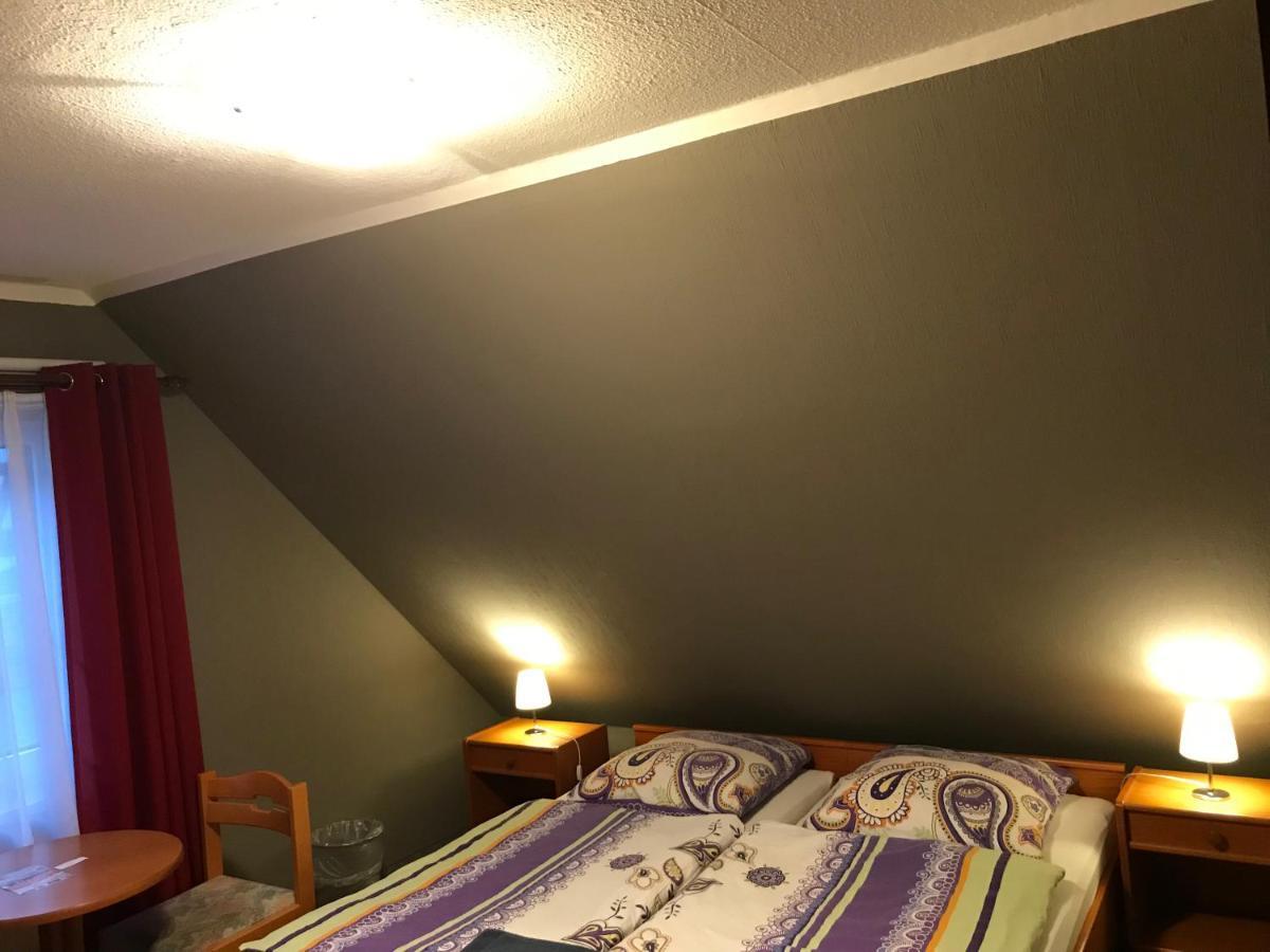 Pension Am Stadtrand Zerbst ภายนอก รูปภาพ