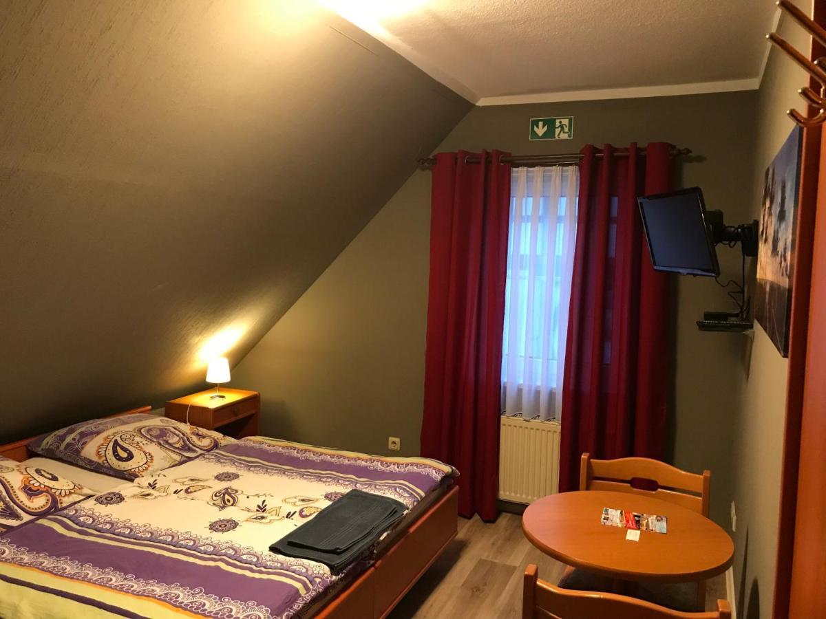 Pension Am Stadtrand Zerbst ภายนอก รูปภาพ