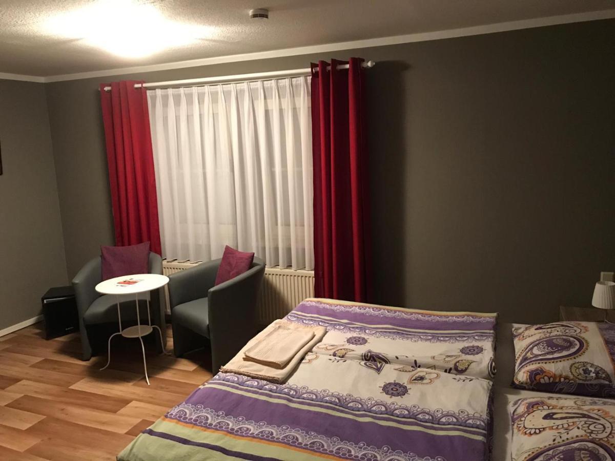 Pension Am Stadtrand Zerbst ภายนอก รูปภาพ